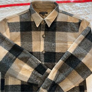 Banana Republic Plaid Wool Blend Jacket — Shacket. Black + Tan Plaid Men’s Large